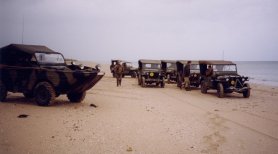 jeeps.jpg (8106 octets)